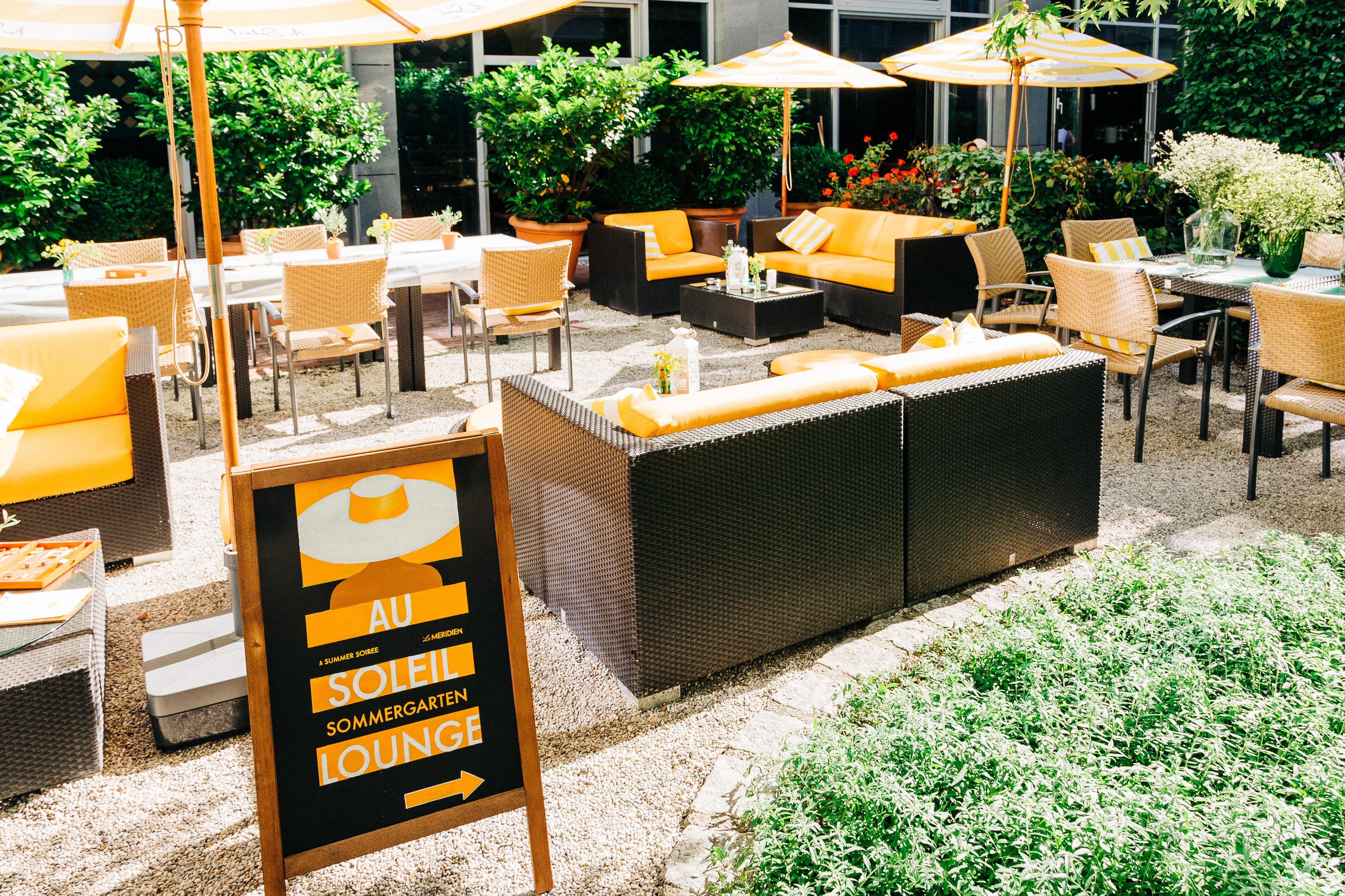 Le Meridien Munique Exterior foto The hotel's garden