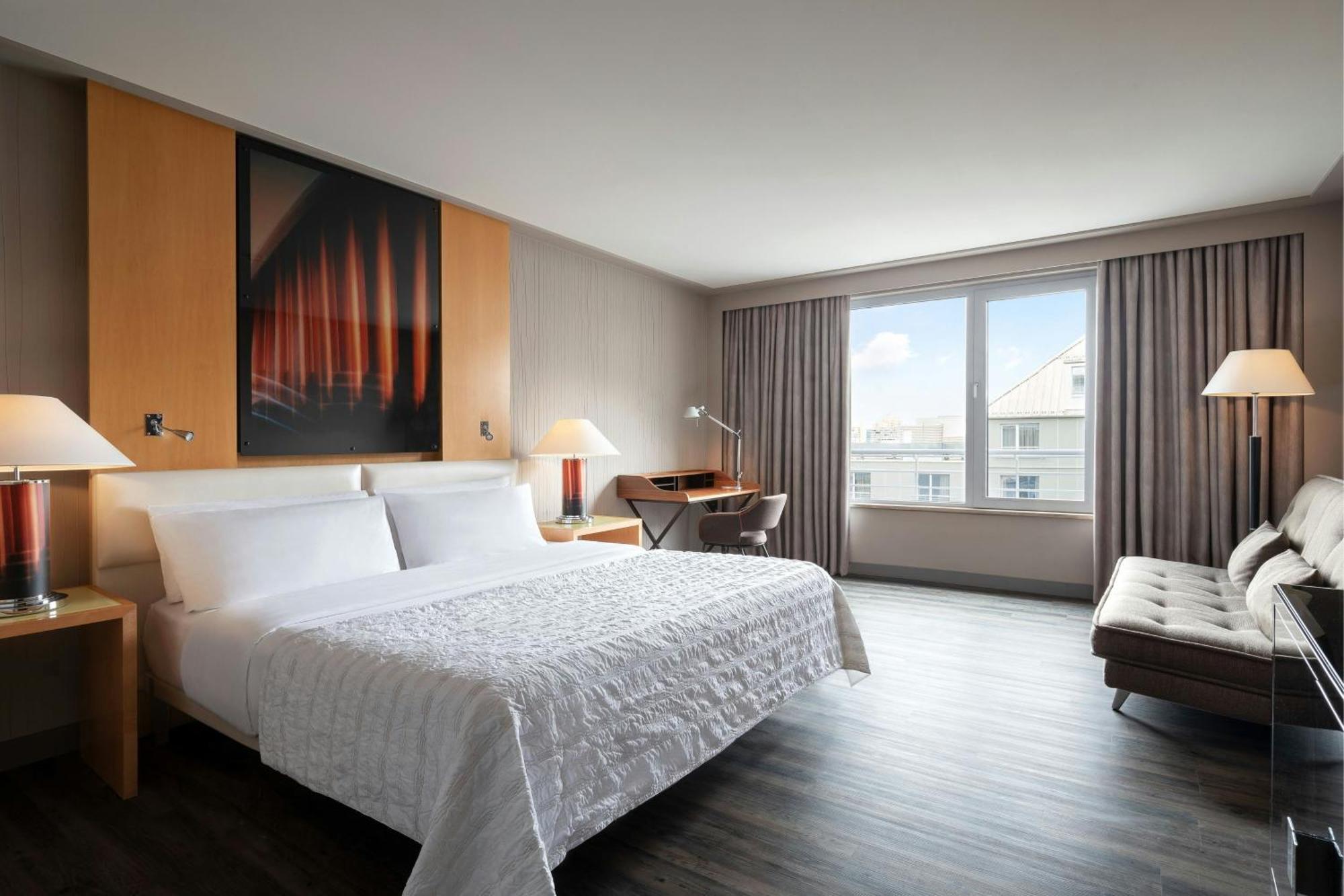Le Meridien Munique Exterior foto A room at the Westin Palace Madrid