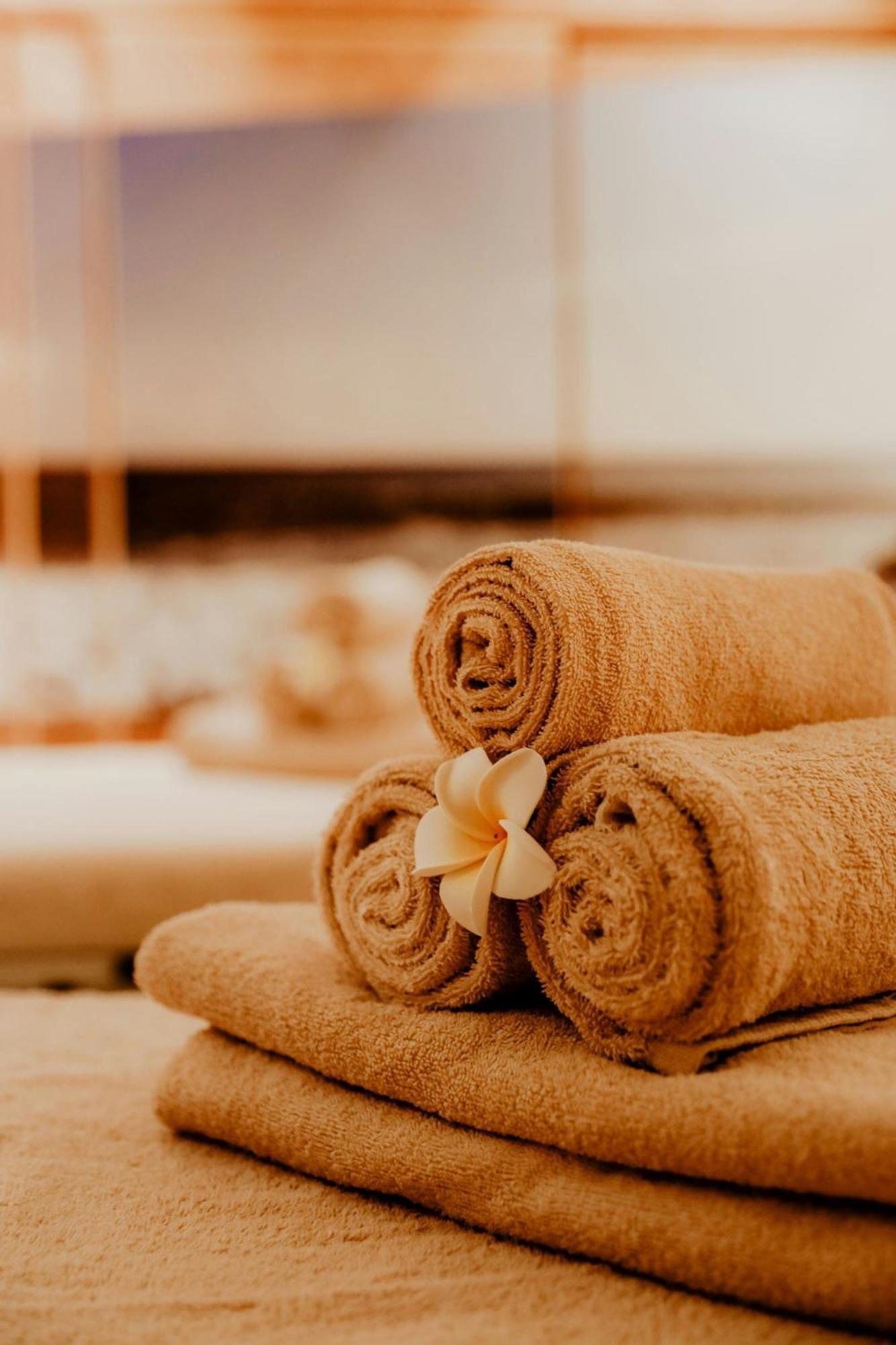 Le Meridien Munique Exterior foto Rolled towels
