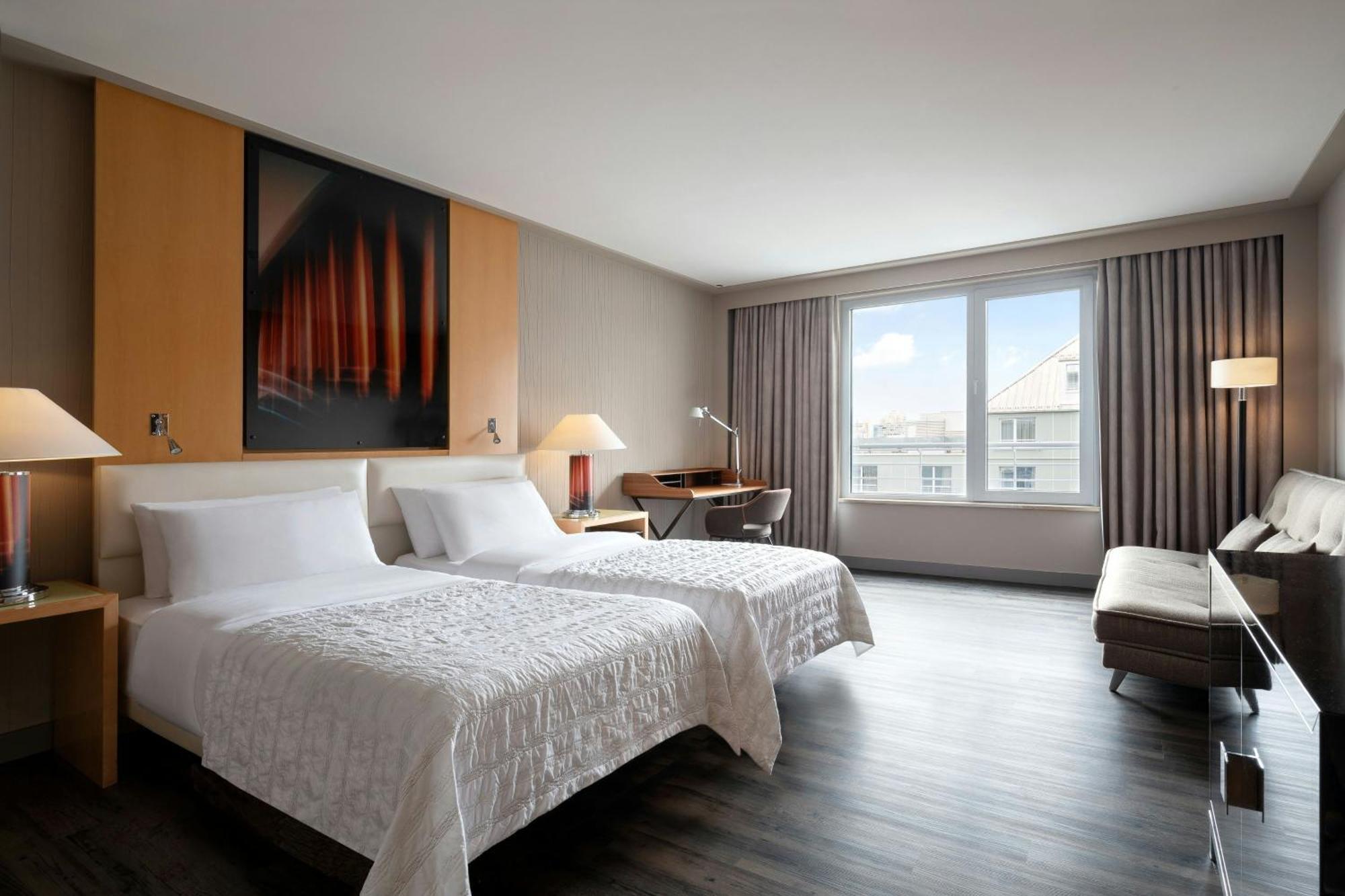 Le Meridien Munique Exterior foto A room at the Westin Palace, Brussels
