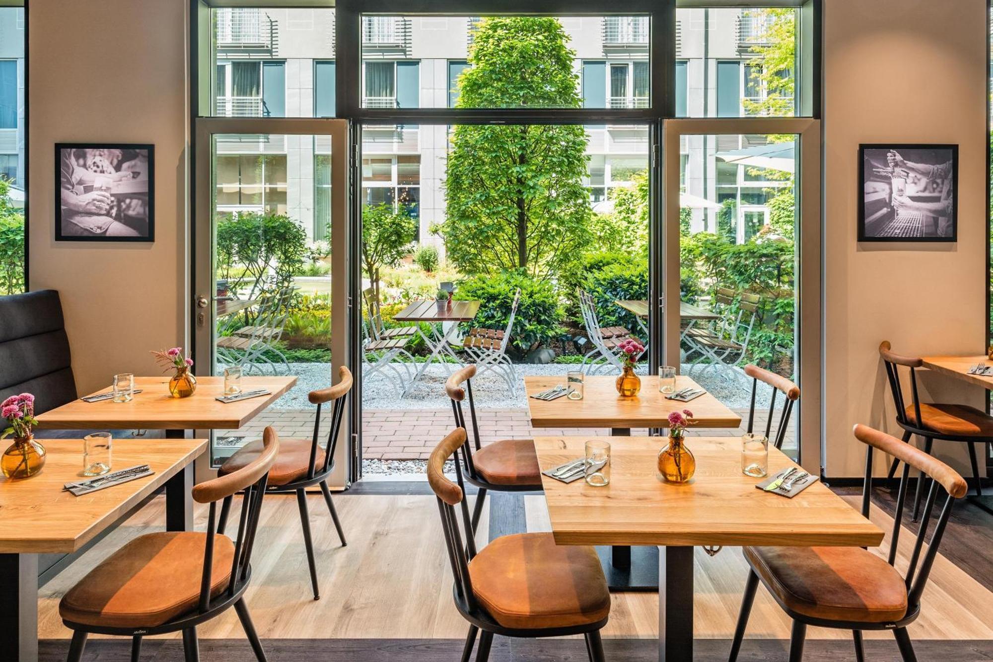 Le Meridien Munique Exterior foto Restaurant